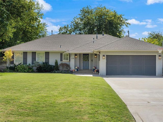 1722 Coventry Lane, Nichols Hills, OK 73120
