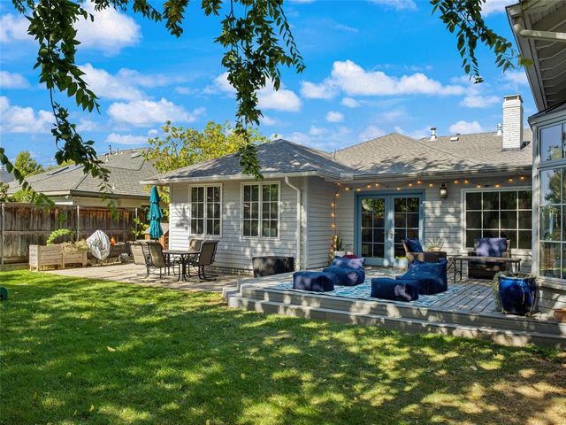 1722 Coventry Lane, Nichols Hills, OK 73120