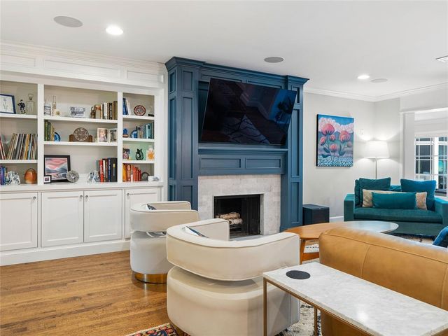 1722 Coventry Lane, Nichols Hills, OK 73120