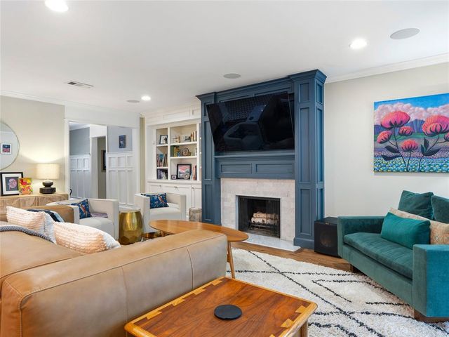 1722 Coventry Lane, Nichols Hills, OK 73120