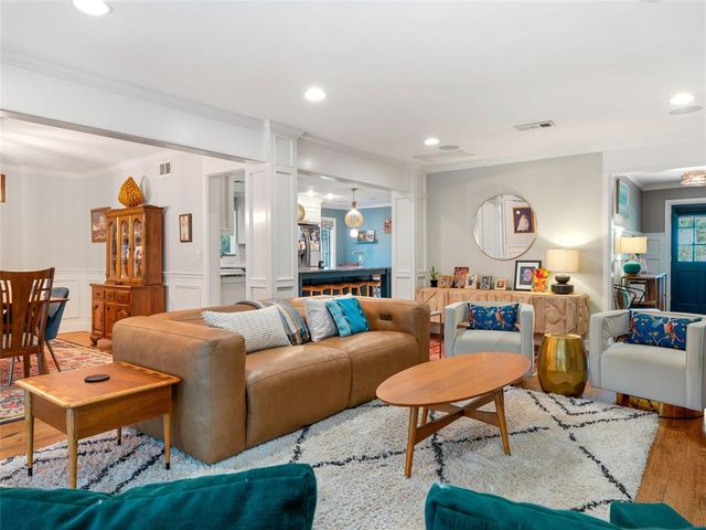 1722 Coventry Lane, Nichols Hills, OK 73120