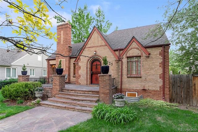 725 Monaco Parkway, Denver, CO 80220