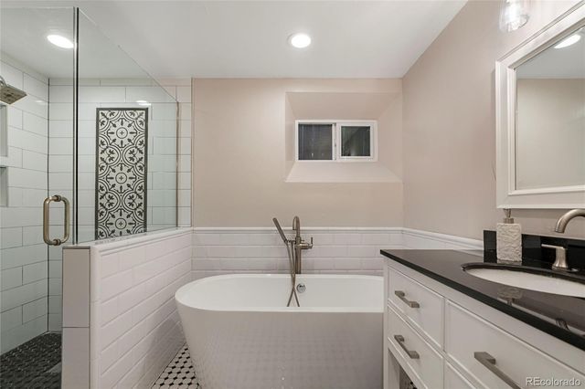 725 Monaco Parkway, Denver, CO 80220