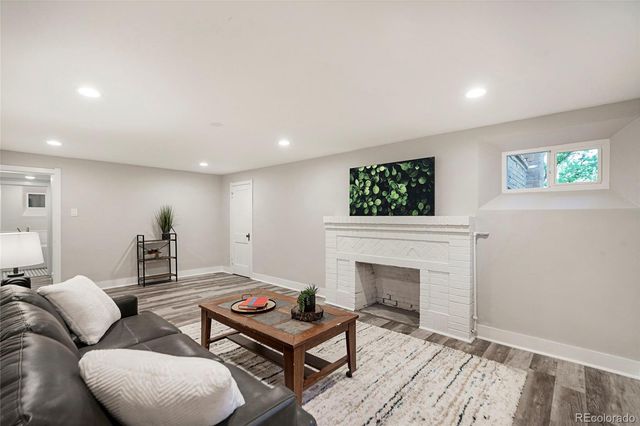 725 Monaco Parkway, Denver, CO 80220