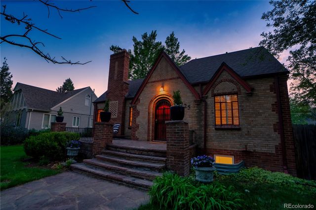 725 Monaco Parkway, Denver, CO 80220
