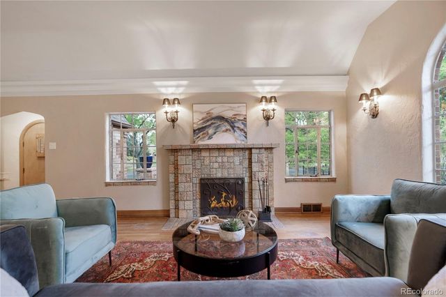 725 Monaco Parkway, Denver, CO 80220