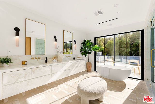 311 N Bowling Green Way, Los Angeles, CA 90049