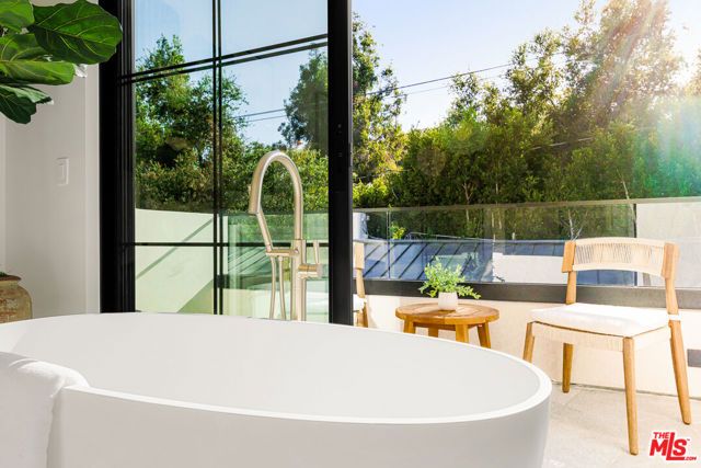 311 N Bowling Green Way, Los Angeles, CA 90049