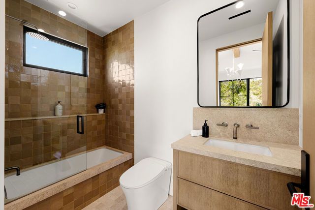 311 N Bowling Green Way, Los Angeles, CA 90049