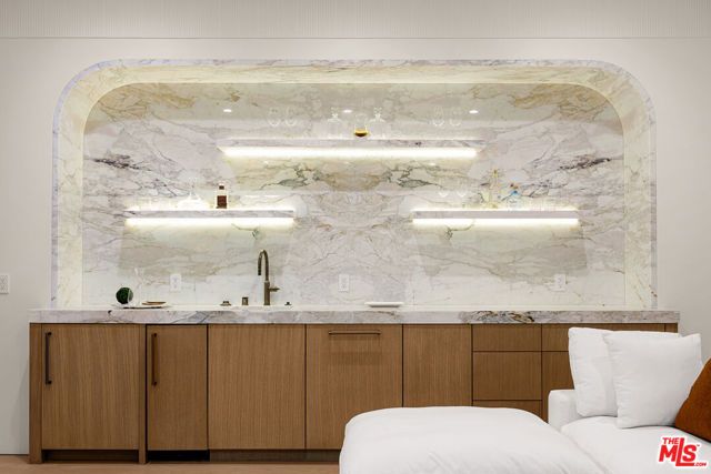 311 N Bowling Green Way, Los Angeles, CA 90049