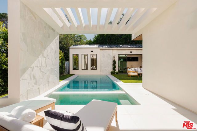 311 N Bowling Green Way, Los Angeles, CA 90049