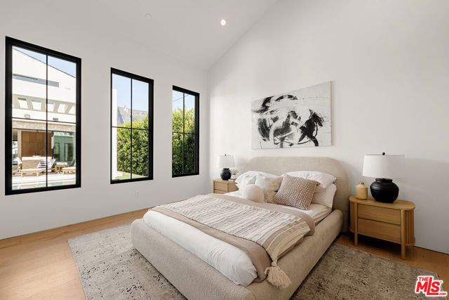 311 N Bowling Green Way, Los Angeles, CA 90049