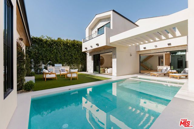 311 N Bowling Green Way, Los Angeles, CA 90049