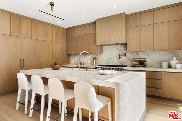 311 N Bowling Green Way, Los Angeles, CA 90049