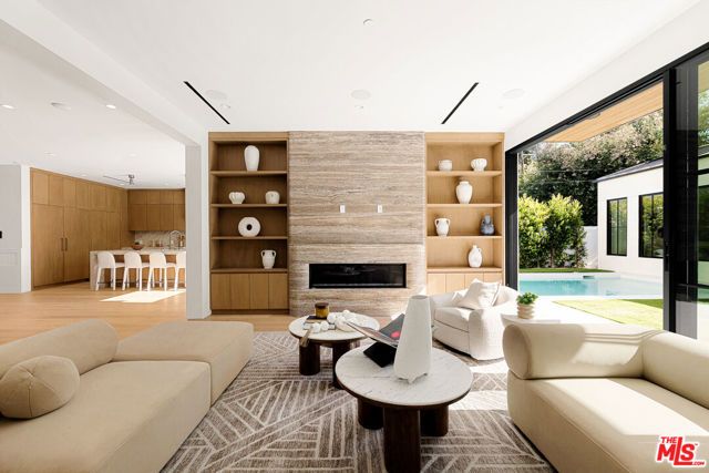 311 N Bowling Green Way, Los Angeles, CA 90049