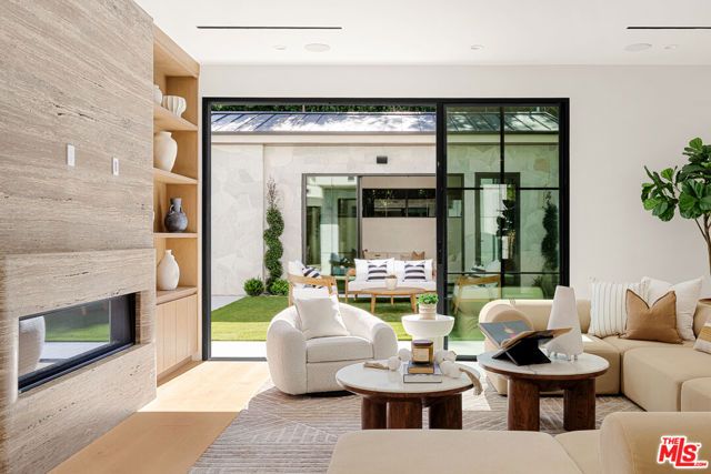 311 N Bowling Green Way, Los Angeles, CA 90049