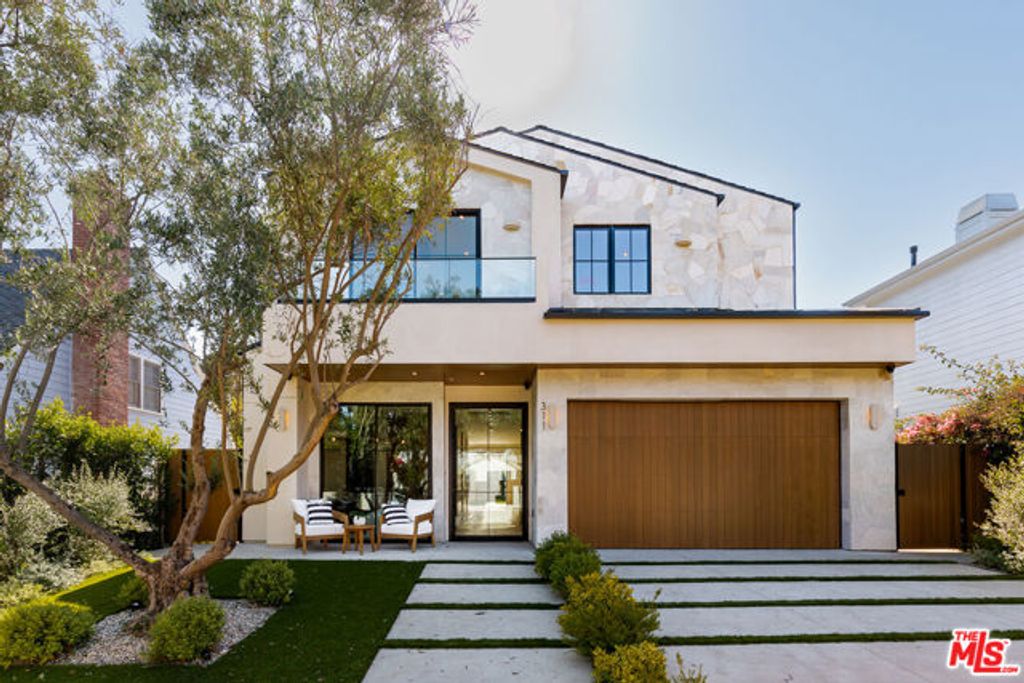 311 N Bowling Green Way, Los Angeles, CA 90049