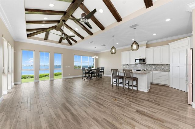 310 COMPASS POINT DRIVE 201, Bradenton, FL 34209