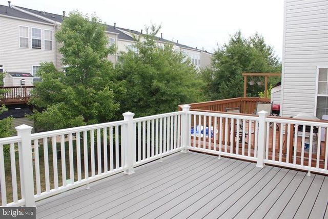 2555 CHASE WELLESLEY DR, Herndon, VA 20171