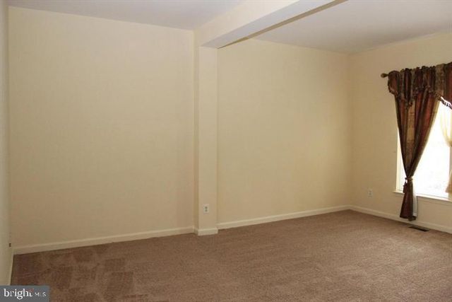 2555 CHASE WELLESLEY DR, Herndon, VA 20171