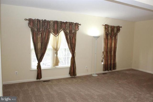 2555 CHASE WELLESLEY DR, Herndon, VA 20171