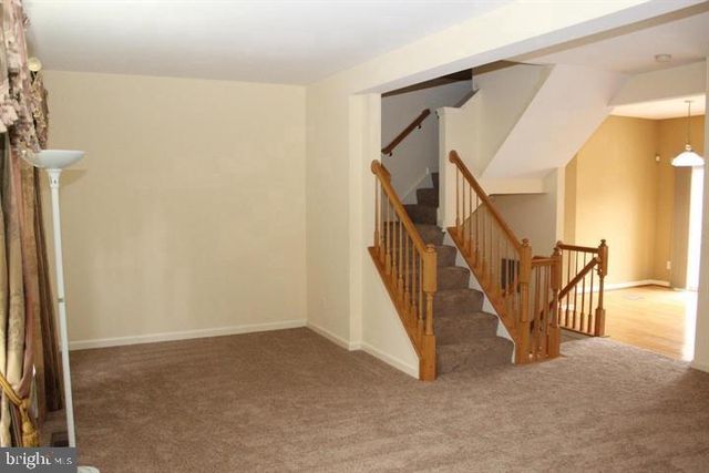 2555 CHASE WELLESLEY DR, Herndon, VA 20171