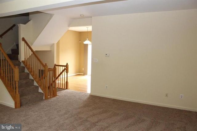 2555 CHASE WELLESLEY DR, Herndon, VA 20171