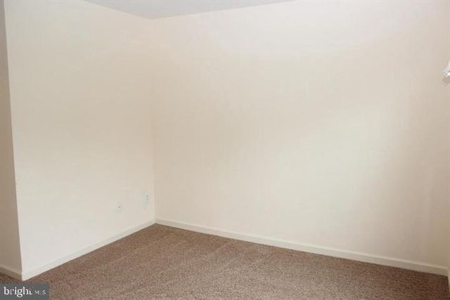 2555 CHASE WELLESLEY DR, Herndon, VA 20171