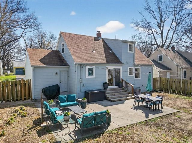 8306 Madison Avenue, Kansas City, MO 64114