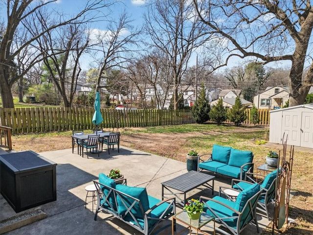 8306 Madison Avenue, Kansas City, MO 64114