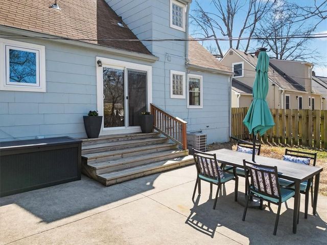 8306 Madison Avenue, Kansas City, MO 64114