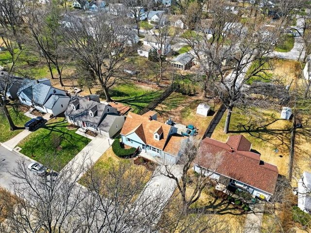 8306 Madison Avenue, Kansas City, MO 64114