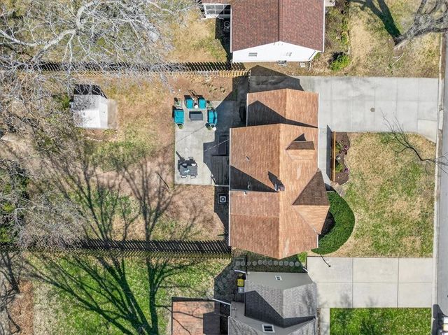 8306 Madison Avenue, Kansas City, MO 64114