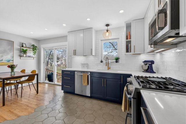 8306 Madison Avenue, Kansas City, MO 64114