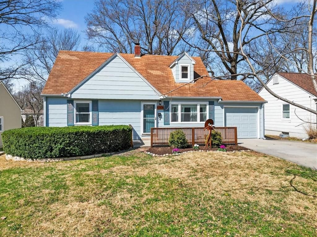 8306 Madison Avenue, Kansas City, MO 64114