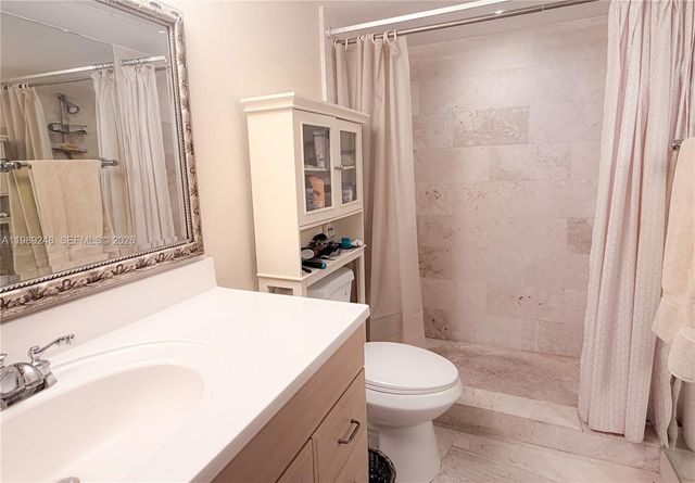 1800 Collins Ave 9E, Miami Beach, FL 33139