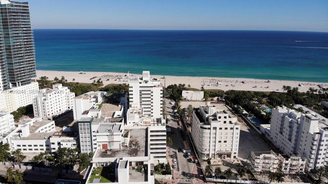 1800 Collins Ave 9E, Miami Beach, FL 33139