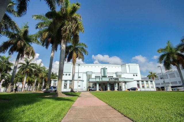 1800 Collins Ave 9E, Miami Beach, FL 33139