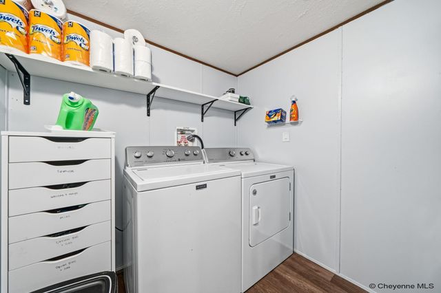 2403 HELEN AVE, Cheyenne, WY 82007