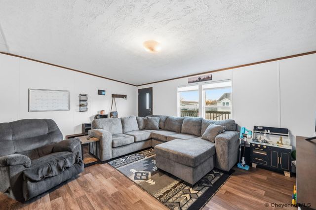 2403 HELEN AVE, Cheyenne, WY 82007