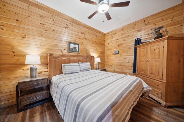 510 Wildflower Ridge Rd, Gatlinburg, TN 37738