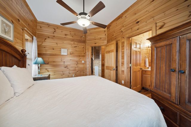 510 Wildflower Ridge Rd, Gatlinburg, TN 37738