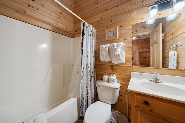 510 Wildflower Ridge Rd, Gatlinburg, TN 37738