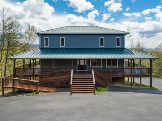 510 Wildflower Ridge Rd, Gatlinburg, TN 37738