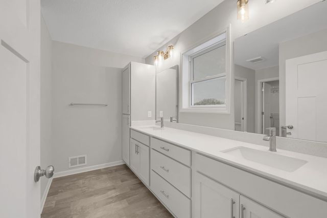 1943 Sparrow Drive, Shakopee, MN 55379