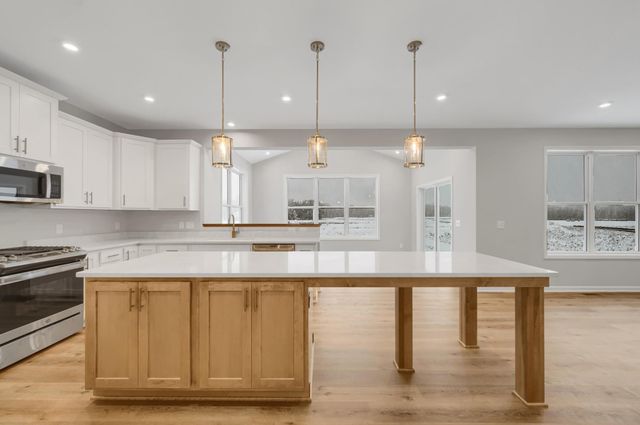 1943 Sparrow Drive, Shakopee, MN 55379