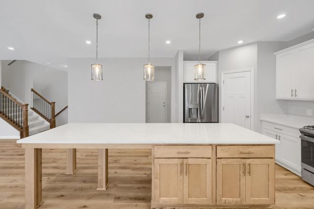 1943 Sparrow Drive, Shakopee, MN 55379