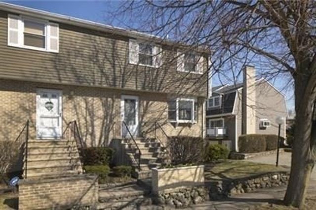 3 Circuit Lane 3, Watertown, MA 02472