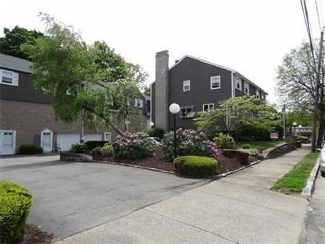 3 Circuit Lane 3, Watertown, MA 02472