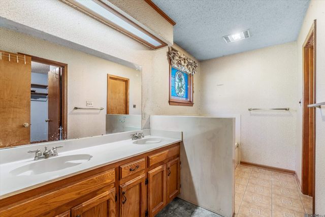 40134 Woodland Ave, Gonzales, LA 70737